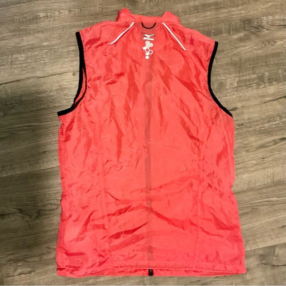 Running vest - Picture 3 of 3